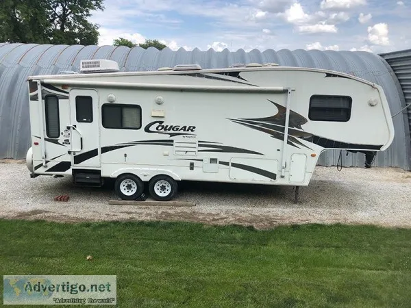 By Owner 2007 28 ft. Keystone Cougar wslide
