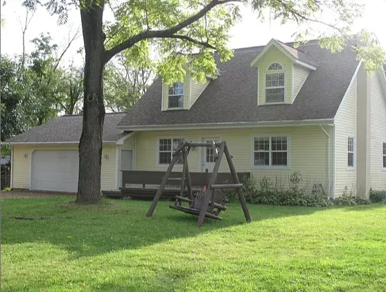 1742 Jacklin Dr Hinckley OH 44233