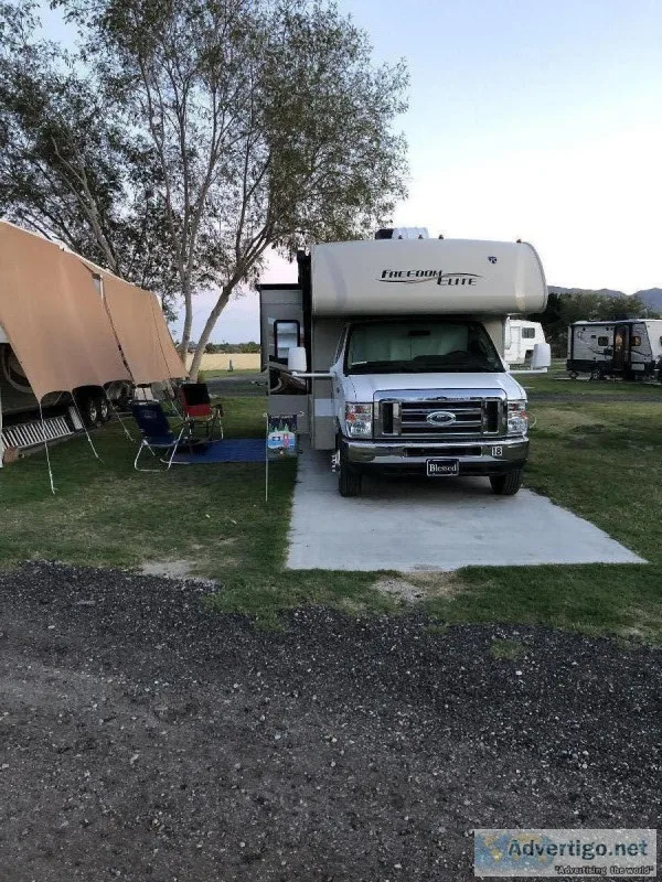 Class C RV excellent condition 2016