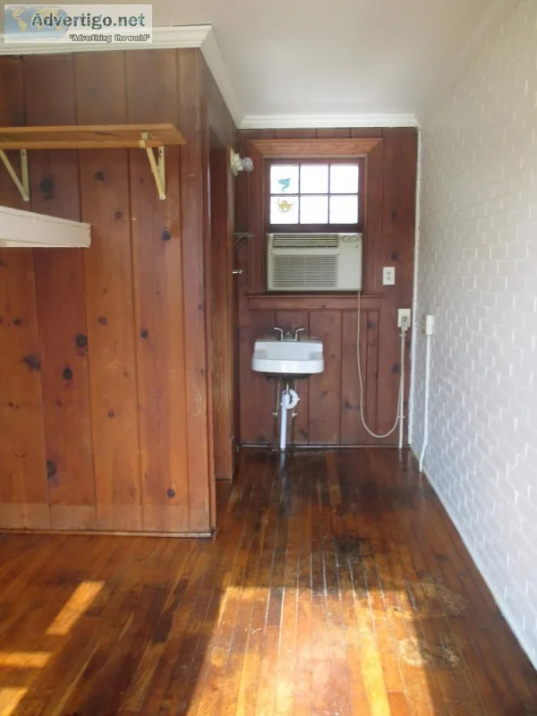1 Bedroom Efficiency w Private Bathroom.  Utilities Included