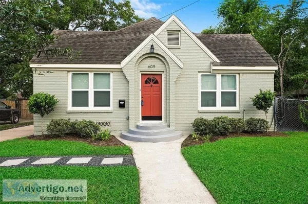 Large 2Bedroom on a Large lot  Fireplace  Garage and Storage are