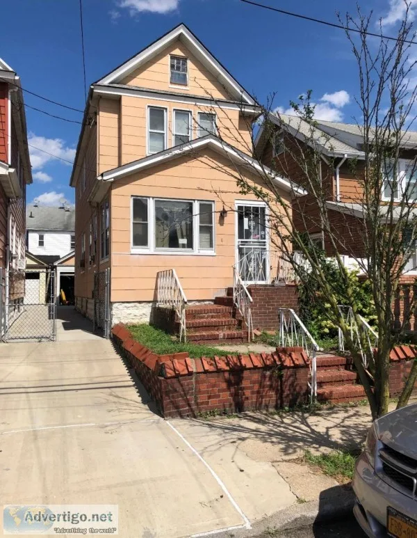 ID (SAN) 3 Bedroom Colonial For Sale