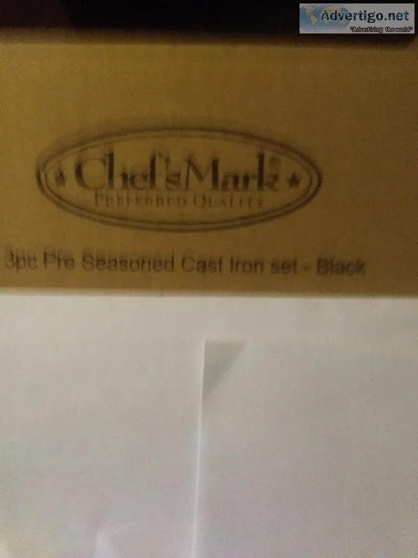 New 3 piece cast iron Chefs Mark skillet and griddle set preseas