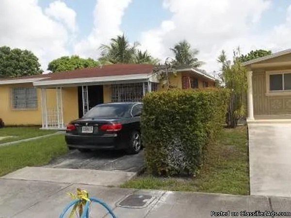 BEAUTIFUL HOME  WITH BRAND NEW KITCHEN 3BR2BA