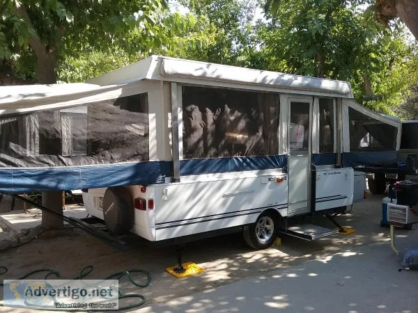 Pop up tent trailer