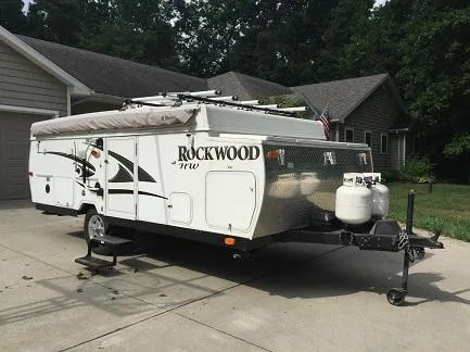 25 ft light Rockwood hw257 pop up camperreduced