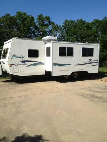 1999 Fleetwood Prowler LS 26H Travel Trailer