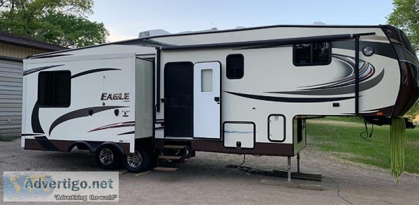 By Owner 2014 34 ft. Jayco Eagle 31.5 RLTS w3 slides