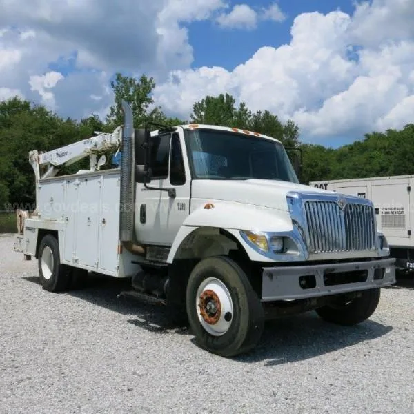 Mechanic Truck with Crane