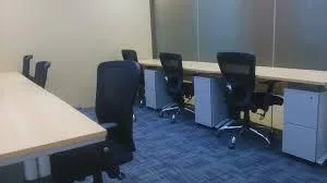 15 office seat in shared office space fully furnished