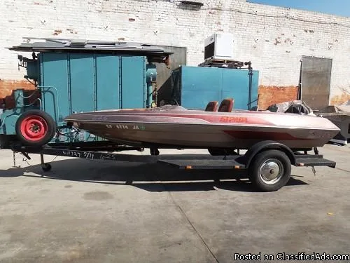 SKEELTER R-90 BOAT WITH TRAILER