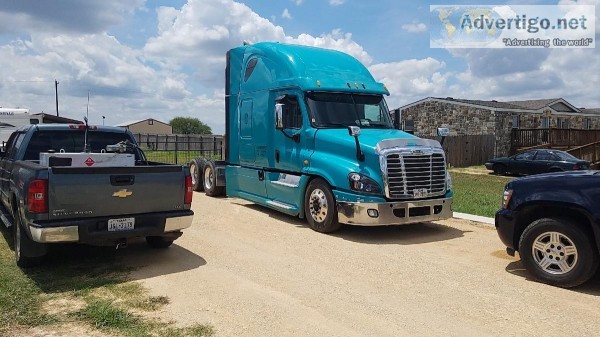 2014 Freightliner Cascadia Semi Tractor