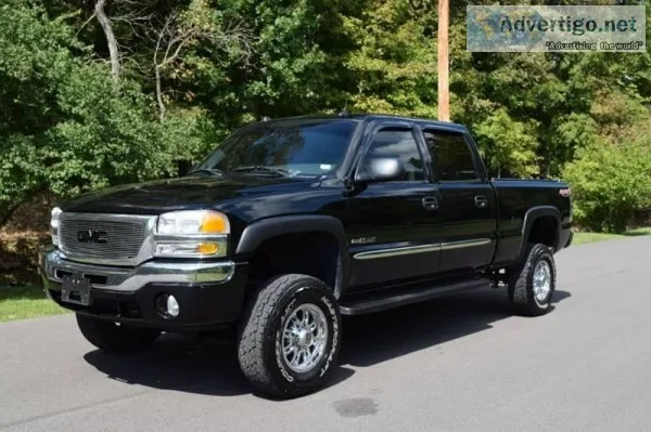 2005 GMC Sierra 1500 HD Black Pickup Truck