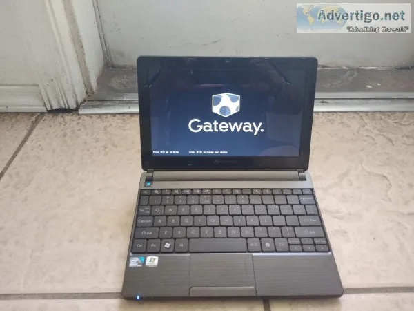 10.1&quot Gateway LT4009u LAPTOP (AC CHARGER NOT INCLUDED)