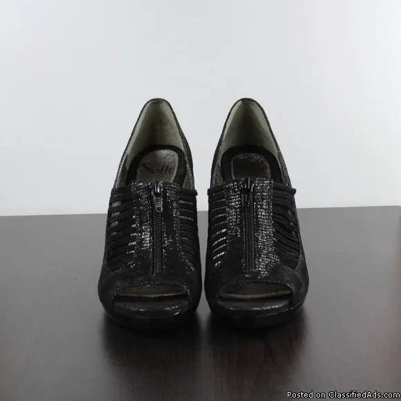Sofft Cannes Karung Black Suede Heel Shootie