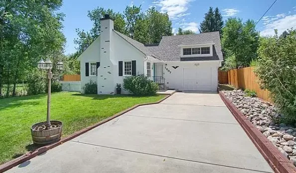 Simply charming home in Cheyenne Canon  From the cozy living roo