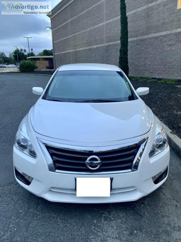 2015 Nissan Altima  Clean Title  43kmiles  Smogged.