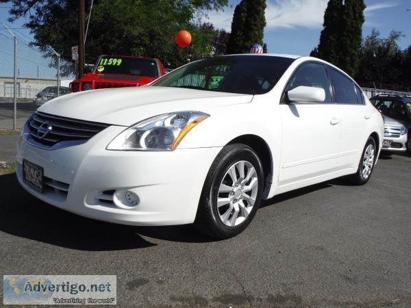 NISSAN ALTIMA 2.5 S  BEAUTIFUL PEARL WHITE  RUNS AND DRIVE GREAT