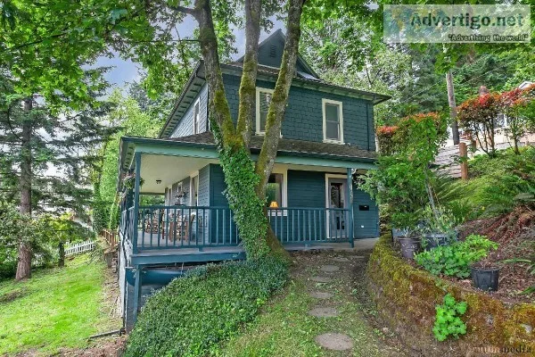 Linnton Home w River Views