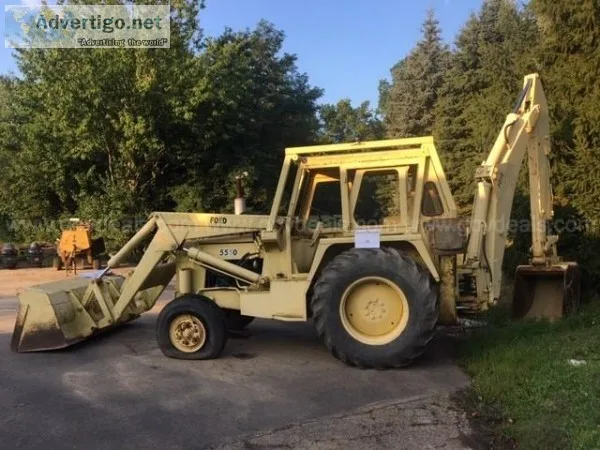 Ford 5550 LoaderBackhoe