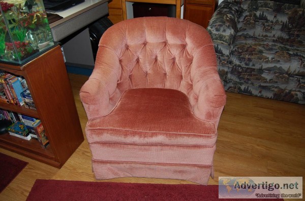 Ethan Allen Home Collection - Medium Sized-Comfortable Chair-Qua