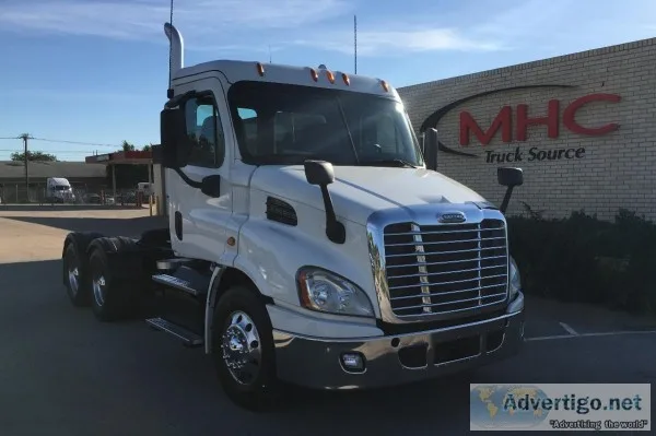2014 Freightliner CA113 Day Cab 432131