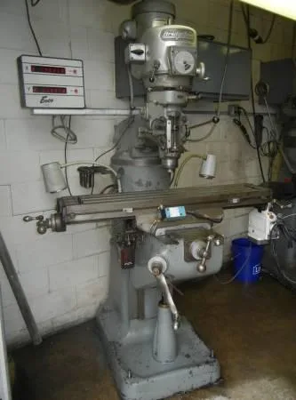 Bridgeport knee mill with DRO and power feed