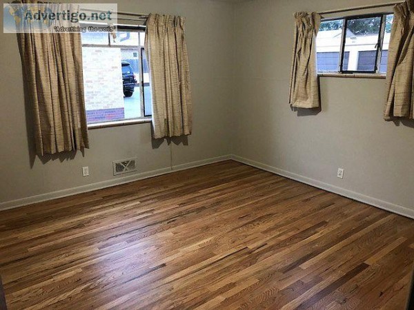 Luxury Large 2Bedrooms with new flooring  washerdryer  new kitch