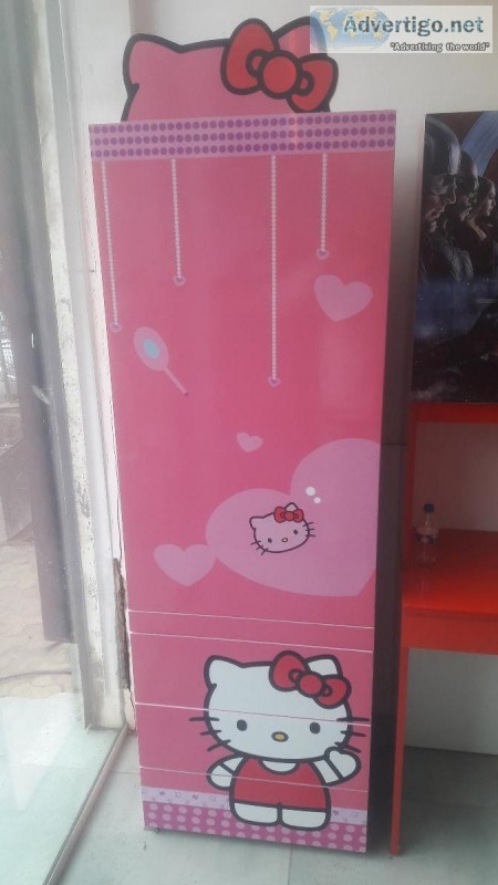 CHEST OF DRAWER