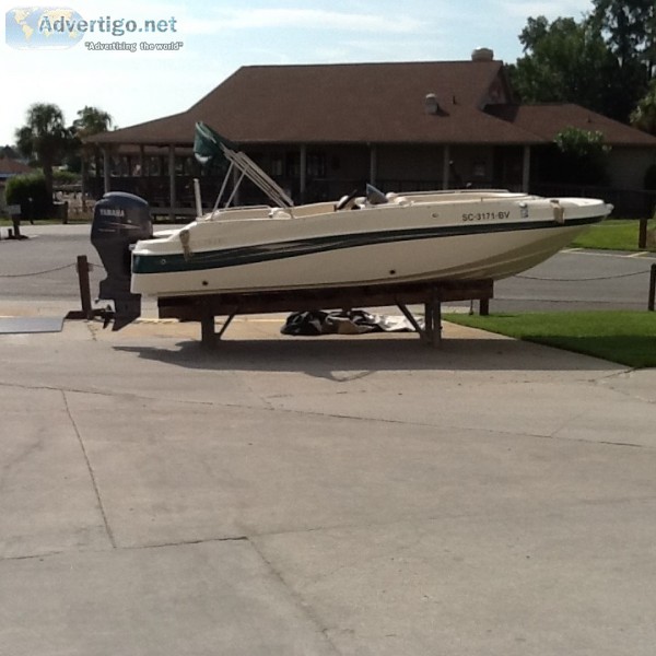 2005 Bennington 210 Azure deckboat with 150 Yamaha 4-Stroke. No 