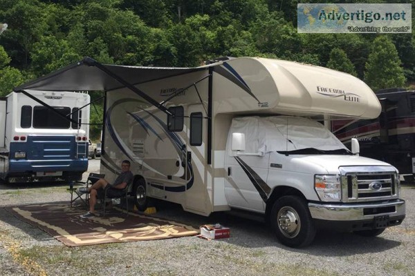 Like New 2018 25 ft. Thor Freedom Elite 24HE wslide