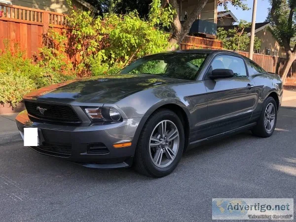 2011 Ford Mustang Premium Coupe - Low mileage