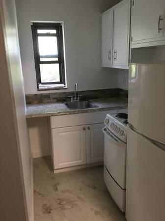 1 Bedroom Apt