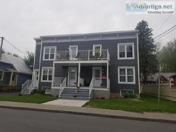 Luxurious 6plex with garages in St-Jean-sur-Richelie u
