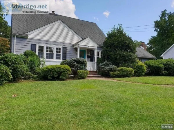 Beautiful spacious fully updated just