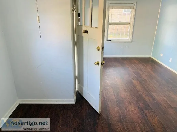 Cozy 2 Bedrooms 1 bathroom home for rent  Near Bus-Line  washerd