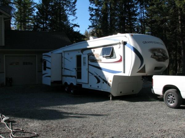 2011 Dutchmen Grand Junction 300RL Fifthwheel For Sale