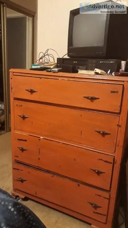 Chest of drawers