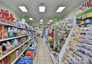 Vendo Dollar Store Hialeah  80000