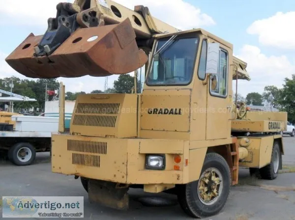 1987 Gradall Rubber Tire Excavator