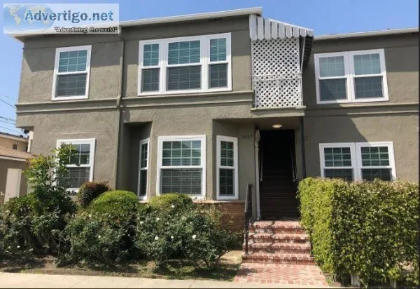 Beautiful and clean 2 bedroom 1 bathroom lower unit includes woo