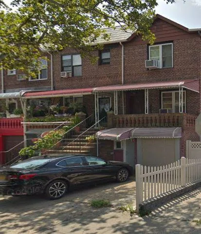 ID 1356718 Lovely Astoria Duplex for Rent