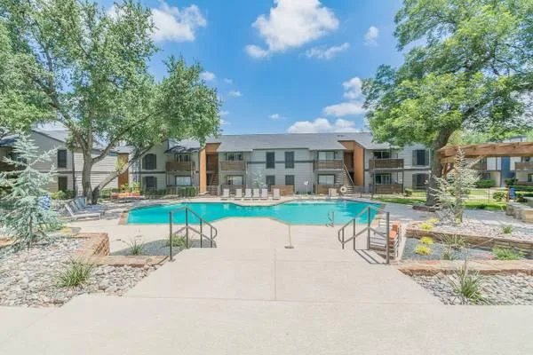 North Central Dallas 11 910 Fitness center Pool Meadow Rd