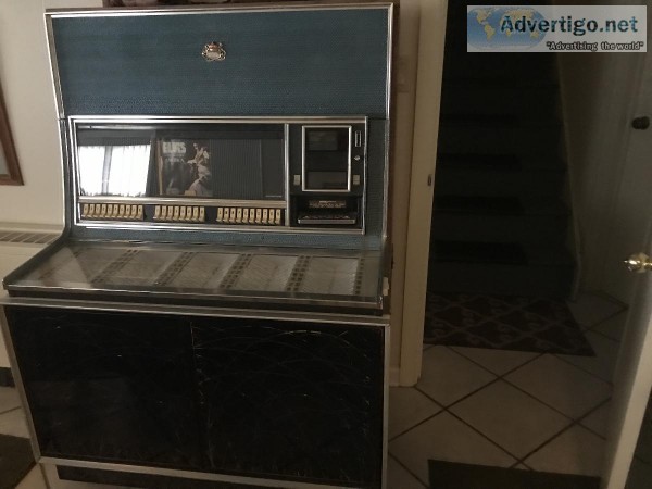 1967 seeburg LS1 jukebox