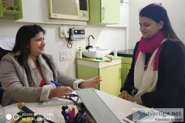Best gynecologist service in Noida - Dr. Renu kapur
