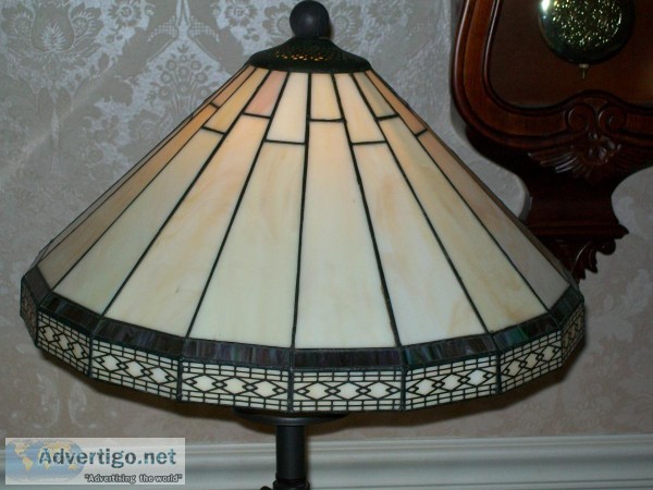 Tiffany style 20" lamp metal base and stem great condition a