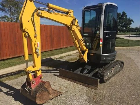 2014 New Holland E27B