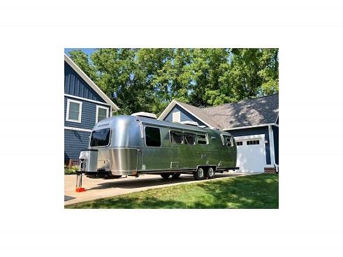 2018 Airstream FLYING CLOUD 30FB