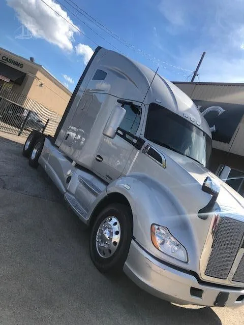 2016 Kenworth T680 Semi Tractor