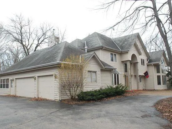 Wooded Mansion Rooms Available